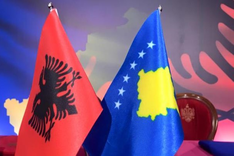 Arnavutluk Dili Ve Dini Nedir?