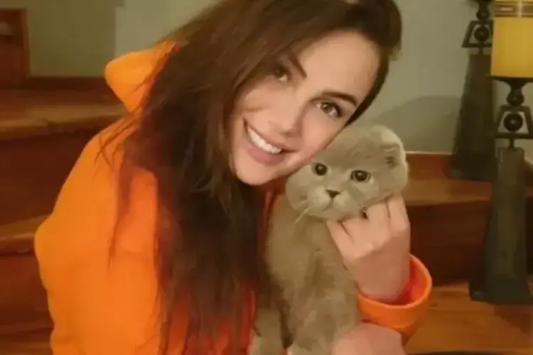 Aşela Demir Kaç Yaşında?