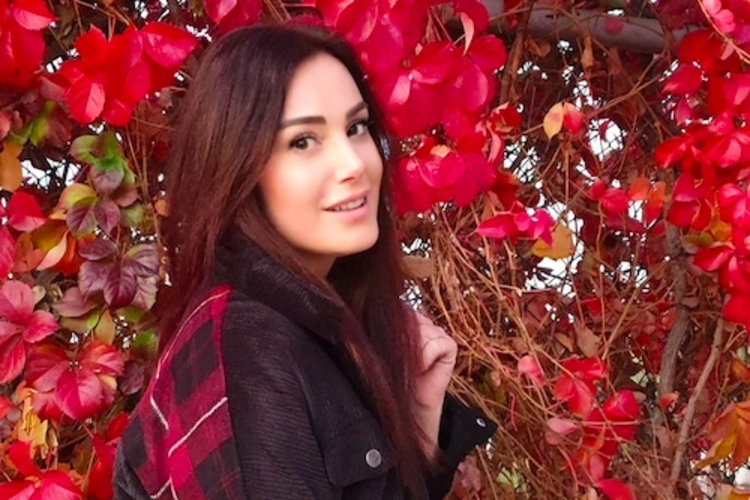 Aşela Demir Ne Mezunu?