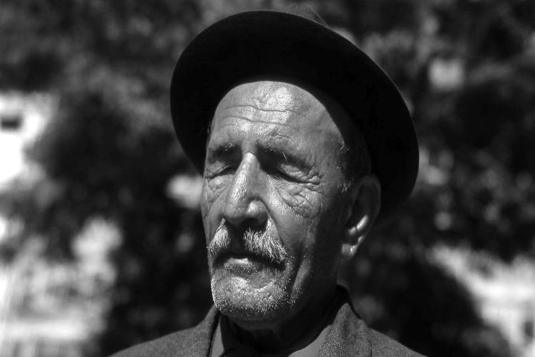 Aşık Veysel’in Atatürk İçin Söylediği Türkü Nedir?