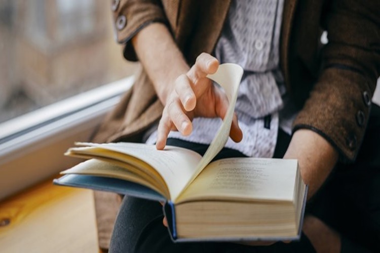 Aşırı Kitap Okumak Zararlı Mı?