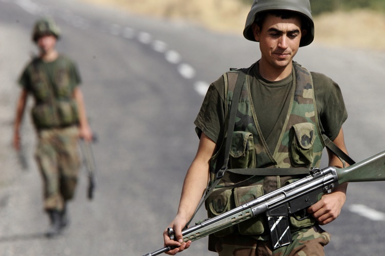 Askerlikten Muaf Olan Polis Olabilir Mi?