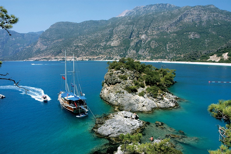 Assos’a Hangi Ay Gidilir?