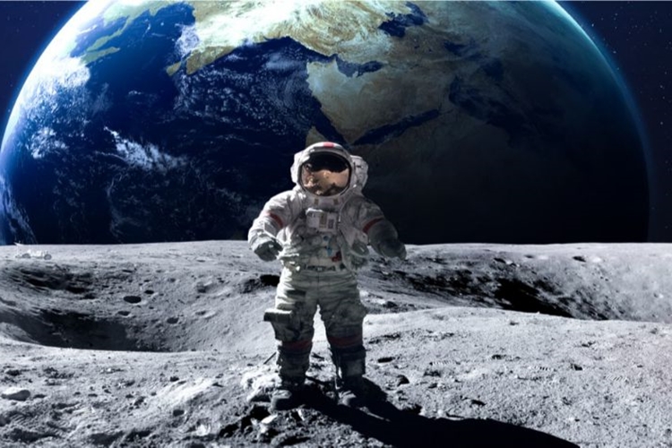 Astronot Kaç Yıl Okur?