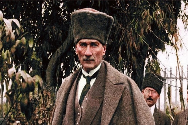 Atatürk Kaç Dil Biliyordu? 