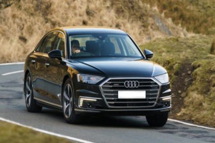 Audi A8 Yakıt Tüketimi Nasıldır?