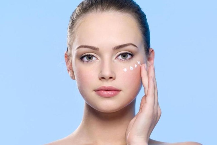 Avon Göz Çevresi Kremi Nasıl Kullanılır?