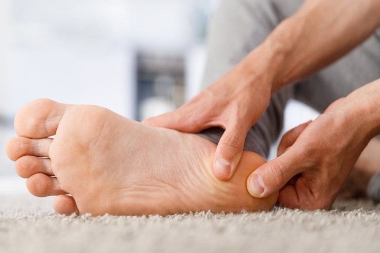 Ayakaltı Neden Sancılanır?