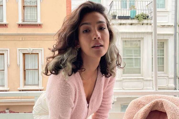 Aybüke Pusat Evli Mi?