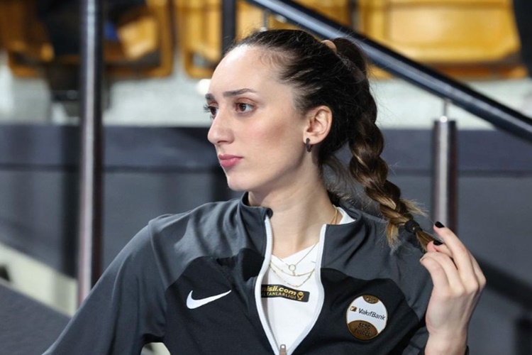 Ayça Aykaç Hangi Takımda Oynuyor?