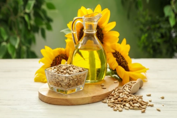 Ayçiçek Yağı Halıdan Nasıl Çıkar?