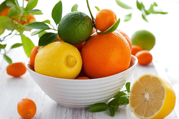 Aynı Kimyasal İçerdikleri Halde Limon ve Portakal Neden Farklı Şekillerde Kokar?