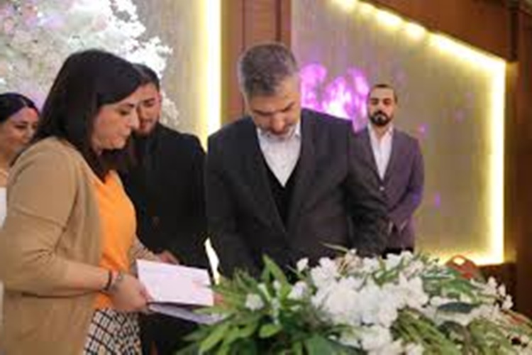 Ayşe Bali Kimin Kızı?