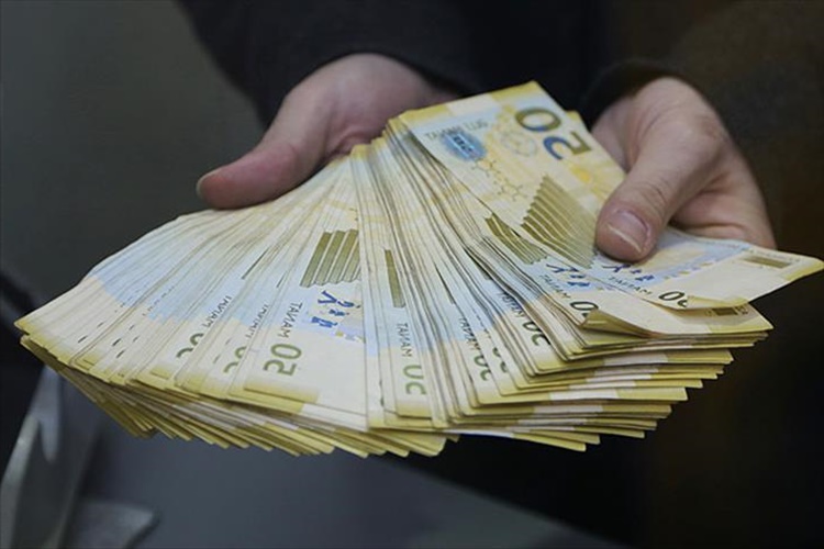 Azerbaycan Manat’ı Avrupa’da Geçiyor Mu?