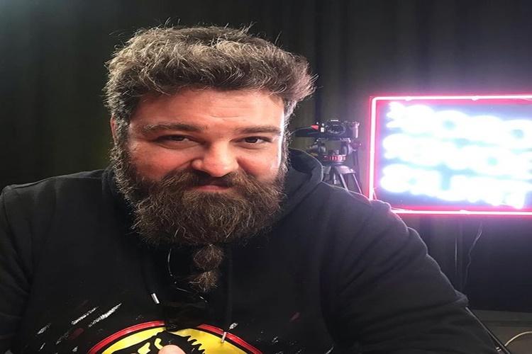 Babası Siyasetçi Kendisi Geek: Cevdet Canver Kimdir?