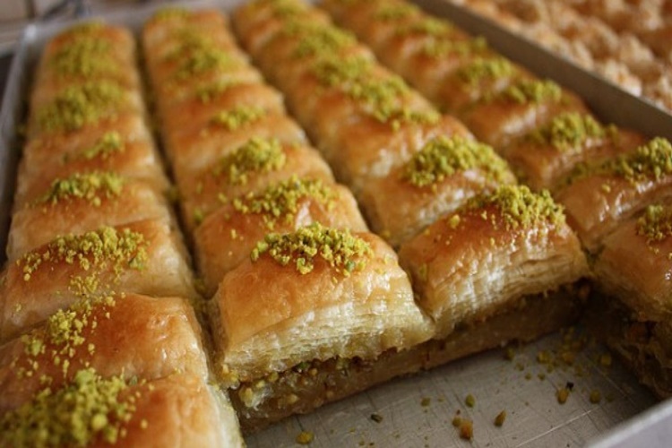 Baklava Şerbeti Katı Olursa Ne Yapılır?