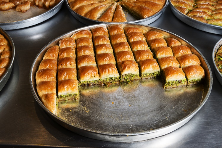 Baklava Uçağa Alınır Mı?