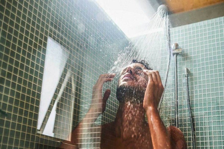 Banyo Yaparken İdrar Yaparsak Ne Olur?