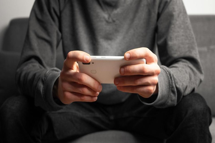 Başka Telefonun İçine Nasıl Girilir?
