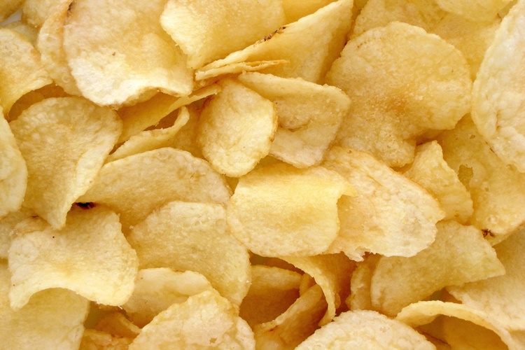Bebek Emzirirken Cips Yenir Mi?
