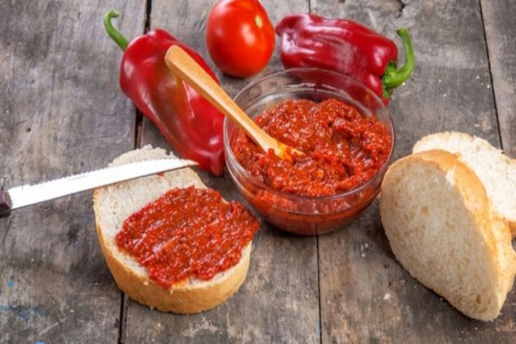 Bebek Salçası Nasıl Yapılır?