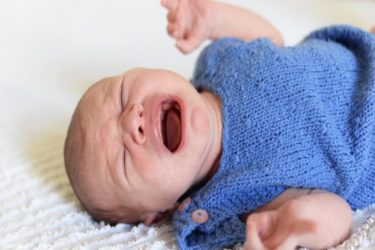 bebegin reflu oldugu nasil anlasilir bebek battaniyesi