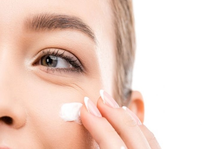 Bepanthen Plus Cildi Beyazlatır Mı?