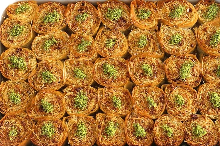 Bera Tatlı Dünyası Basma Kadayıf Nasıl Yapılır?