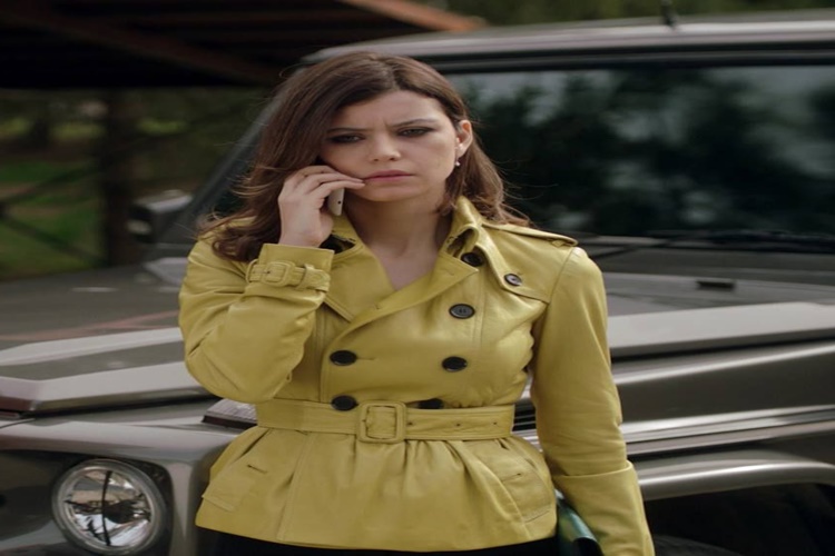 Beren Saat Ne Mezunu?