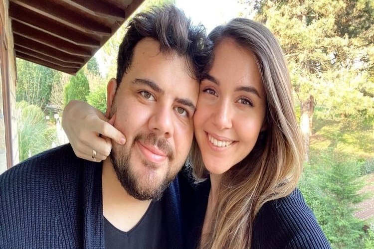 Berfu Yenenler Kaç Yaşında Evlendi?