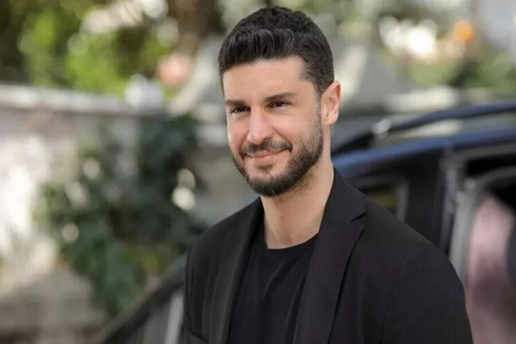 Berk Oktay Saç Mı Ektirdi?