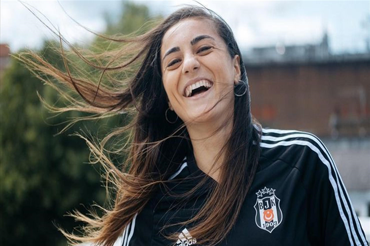 Beşiktaş Kadın Futbol Takımı Defans Oyuncusu Didem Karagenç Kimdir?