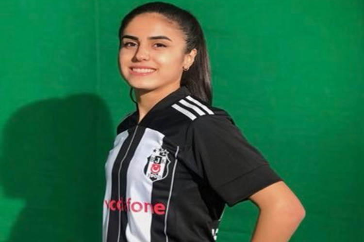 Beşiktaş Kadın Futbol Takımı orta Saha Oyuncuları