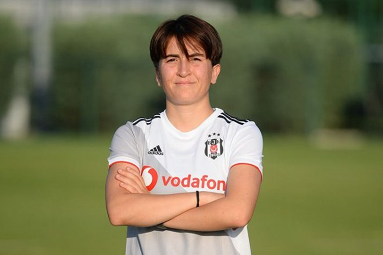 Beşiktaş Kadın Futbol Takımı Orta Saha Oyuncusu Cansu Nur Kaya Kimdir?