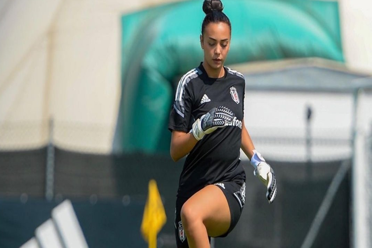 Beşiktaş Kadın Futbol Takımı Oyuncusu Elife Nur Karabulut Kimdir?
