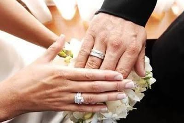 Beyaz Altın Alyans Erkeğe Haram Mı?