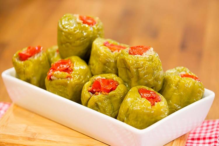 Beyran Çorbasına Sarımsak Konur Mu?