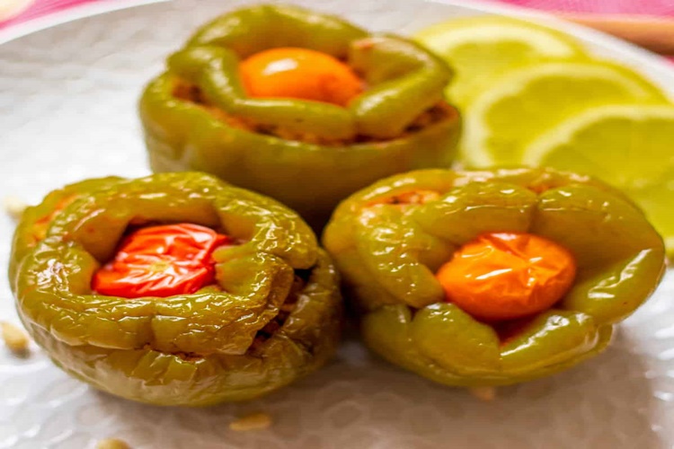 Bezelye Yemeğine Sarımsak Konur Mu?