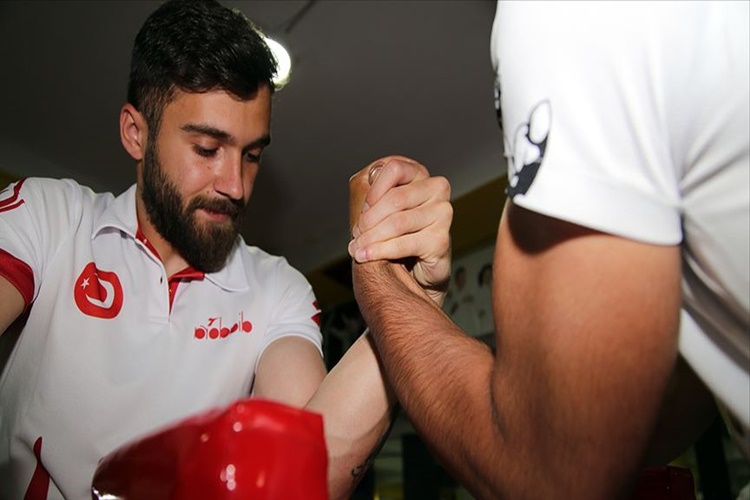 Bilek Güreşi İçin Gerekenler Nelerdir?