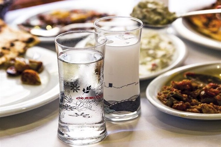 Bir Bardak Rakının Etkisi Ne Zaman Geçer?