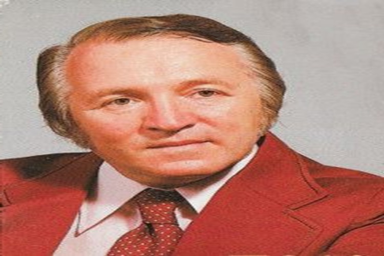 Bir Garip Yolcuyum İlk Kim Söyledi?