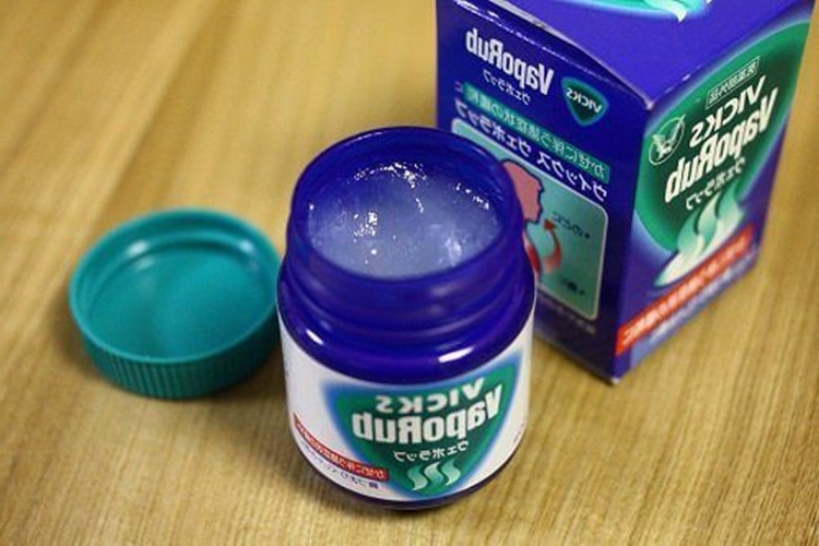 Boğaza Vicks Sürmek Boğaz Ağrısına İyi Gelir Mi?