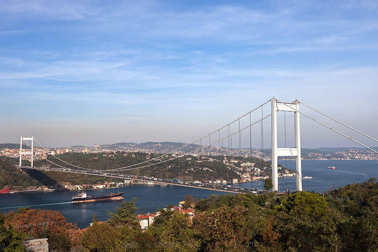 Boğaziçi Köprüsü Denizden Yüksekliği Ne Kadar?