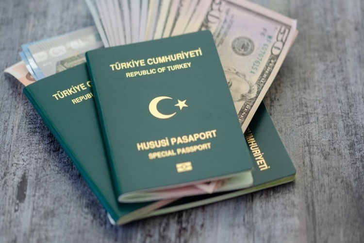 Boşandıktan Sonra Yeşil Pasaport İptal Olur Mu?