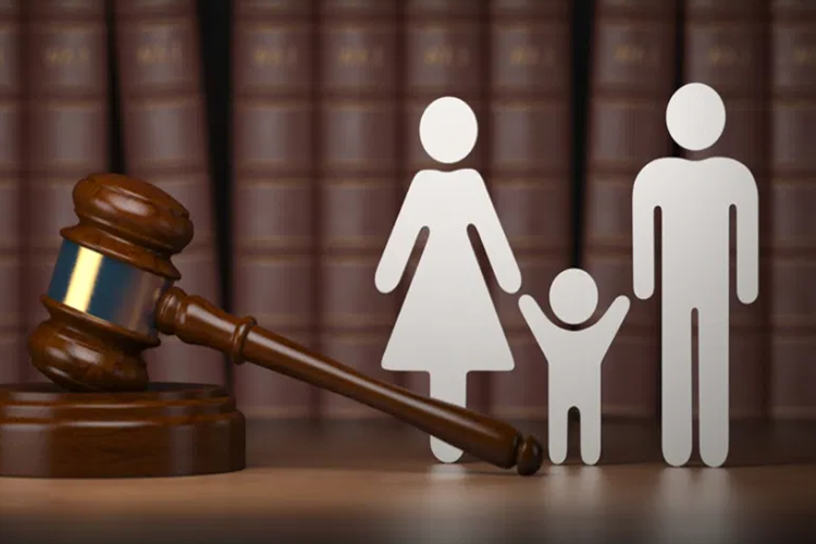 Boşanmış Ailelerde Çocuğun Soyadı Ne Olur?