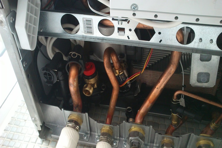 Bosch Kombi Neden Su Damlatır?