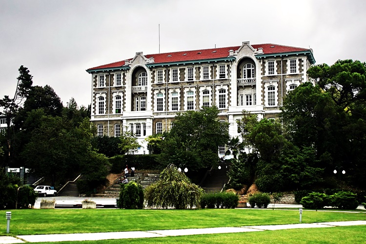 Boşnak Dili Ve Edebiyatı Bölümü Mezunları Ne İş Yapar?