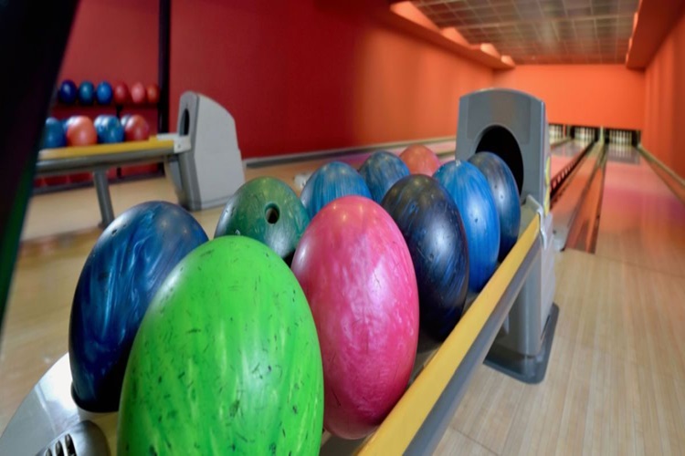 Bowling Topu Suda Yüzer Mi?