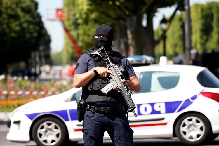 Burun Estetiği Olan Polis Olabilir Mi?