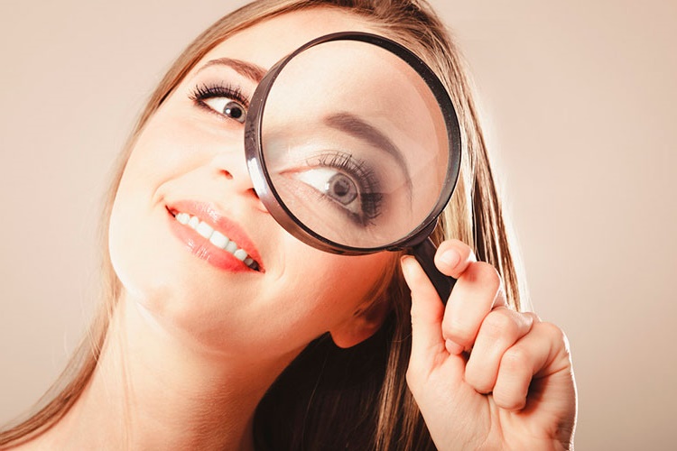 Büyüteç Gözü Bozar Mı?